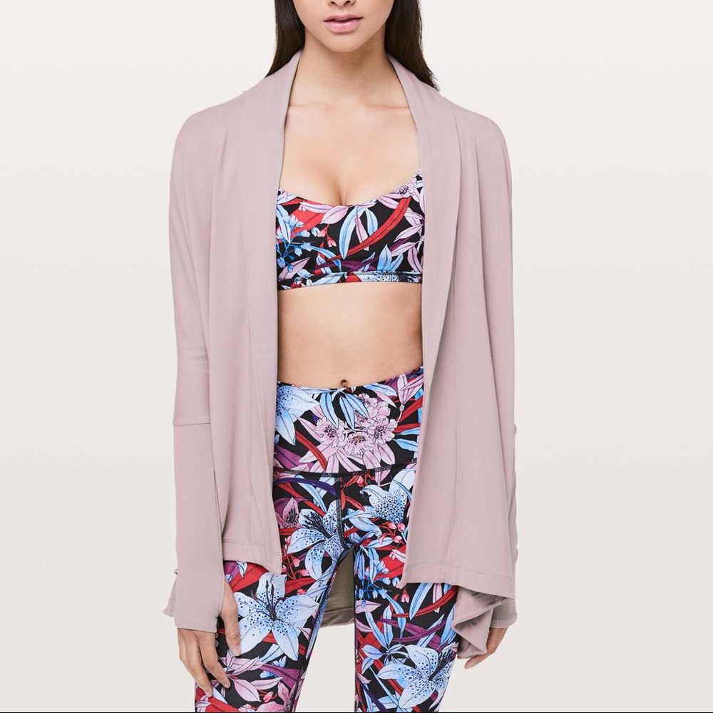 SOLD Lululemon Back In Action Wrap Smoky Blush